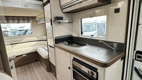 Tex – Brand New Luxury Rear Lounge Motorhome
