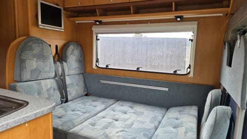 6p Dethleffs alcove uit 2006