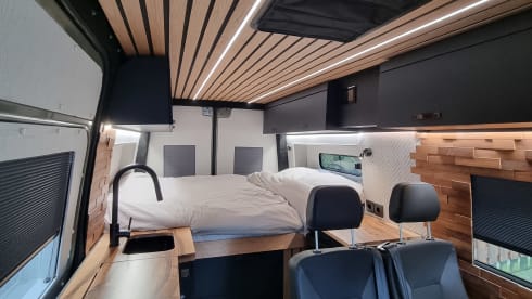 4p Mercedes-Benz bus from 2019