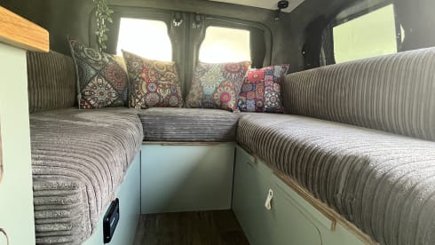 Woody – ⚡ Eco-Friendly Electric Campervan – Sustainable Adventures in Style