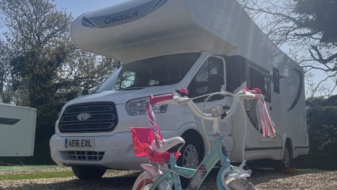 Gordon  – 6 berth Ford transit Chausson C636. Excellent condition. 