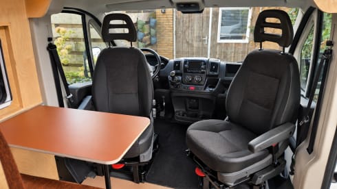 DORIK – Moderne Offgrid Camperbus | Peugot Boxer L2H2 2019 | 2P en 1 kind