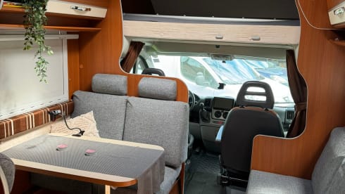 6 zitplaatsen 6 slaaplaatsen Fiat alcove uit 2011