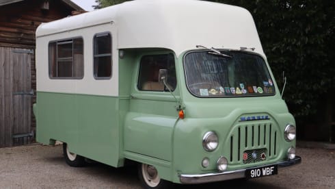 Moggie – 1963 Morris J2 Vintage 4 berth Campervan