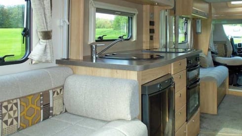 Ellie – 6 berth Peugeot semi-integrated from 2019
