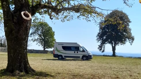Olly 3.0 – Sporty bus camper - Bronckhorst Campers