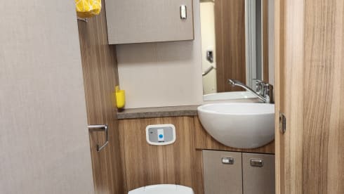 Flossieflo – 2 berth 2014 fully equipped Fiat Bessacarr 