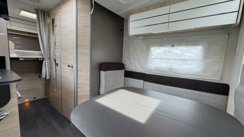 Chausson teilintegriertes Wohnmobil für 5 Personen