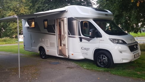 Horvathshouseonwheels – LUXURY Family Motorhome with 5 full sleeping places!
