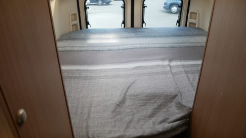 Sun Living Flexo 6.40 , 2 sleeping 4 seats, length beds, air conditioning!!