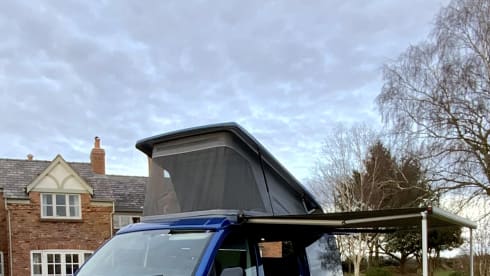 Claudia – 4 berth VW Campa