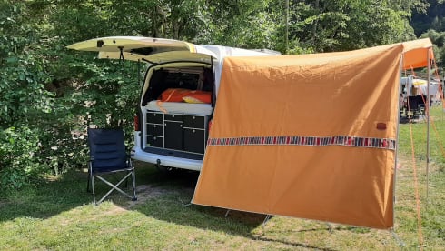 2p Volkswagen bus camper from 2017
