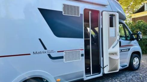 A3 – 4p Adria Mobil semi-integrated 