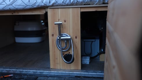 Sally Vanzilla – Handcrafted Citroën Relay Camper – Sleeps 4, Off-Grid Ready