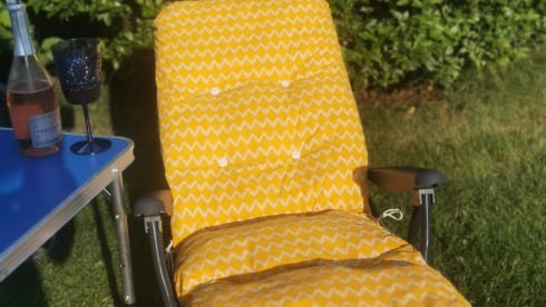 Kaz Camper – Fabulous 6 berth 4 seatbelts with WIFI Chausson alcove (2010)