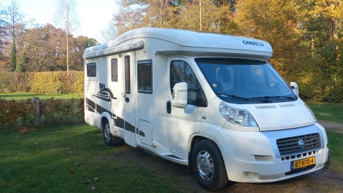 Super cozy spacious challenger eden 602 camper