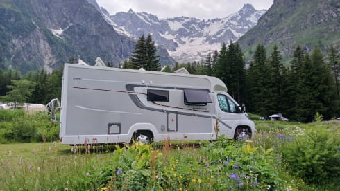 4 berth beautifully presented, comfortable, great for couples & families.