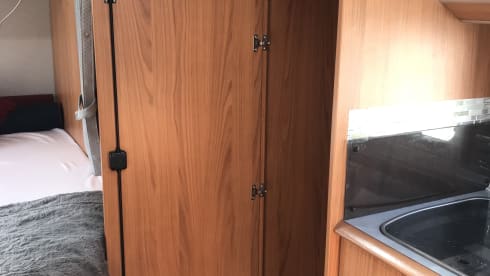 Comfy Camper – Burstner Delfin 625