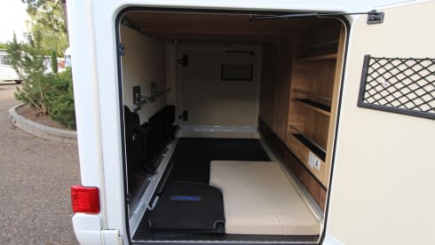 Luxe 4-Persoons Camper – Comfortabel & Zorgeloos Op Avontuur!  – 4p Fiat semi-integrated uit 2019