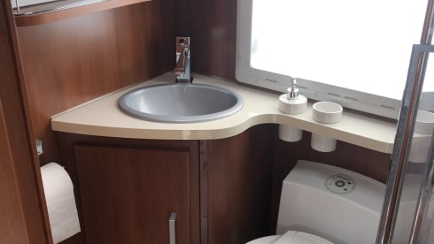 Mobilette – Neat complete family camper for rent Mobilvetta