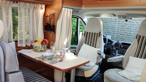 Beautiful, spacious and very nice camper for 2-4 people