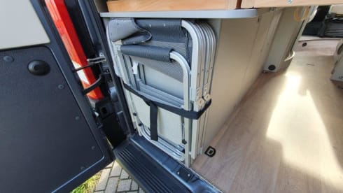 De Grijze XL – Hymer Bus Camper. 4 pers. Automatic 2020