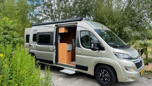 Gouden koets – An almost new Possl 2Win Plus camper from 2020, Euro6 and 141 hp