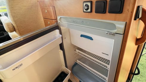 Compleet huisje op wielen! – Rapido Camper 2 person compact and complete!