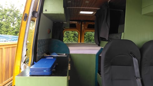 Pino – 4p Volkswagen bus from 2008