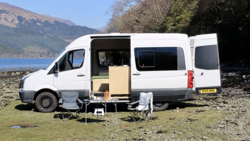 NEMO – 3 berth Volkswagen Crafter Camper with King Size Bed