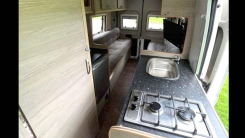 Rollerteam – Citroën-Wohnmobil mit 2 Schlafplätzen aus dem Jahr 2020