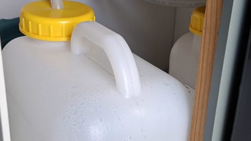 Renault-Bus mit 2 Sitzplätzen aus dem Jahr 2016