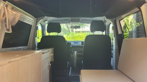 Het busje – Out and about in the VW T6-2018 van