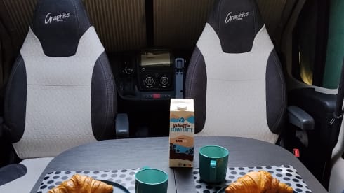 4p Challenger automaat semi-integrated 210 pk uit 2021