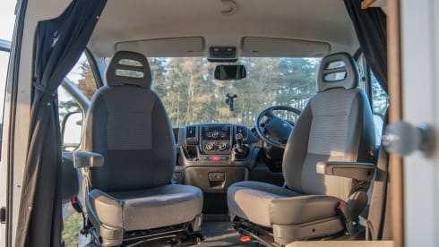 Mini Beast – 2 Berth Luxury Campervan
