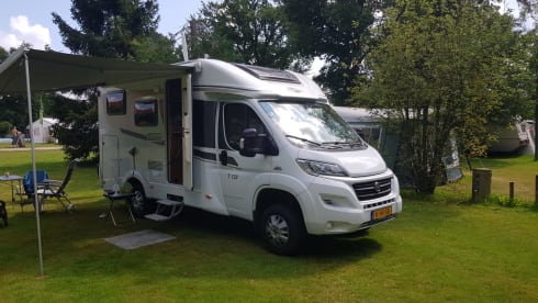Our Camper 2/3p Carado T132 Semi-Integraal 