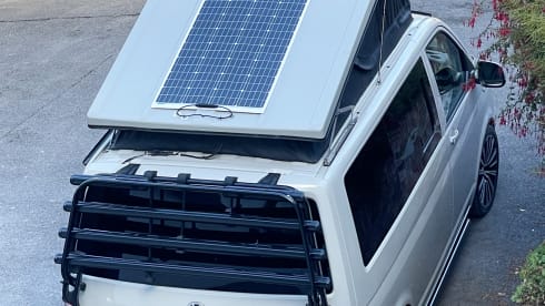 The Lillie camper – 4 berth VW T6.1 camper with awning