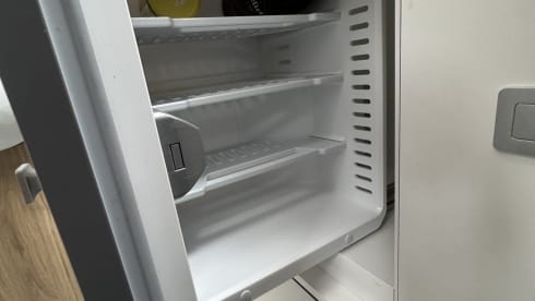 Nuggie – Fourgon aménagé Ford Nugget '25 bien conçu avec 4 couchages confortables