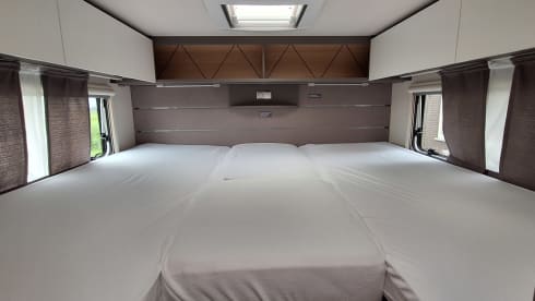 4-pers familie camper, LMC half integraal 2025