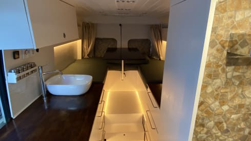 Freedom – Loving self-development