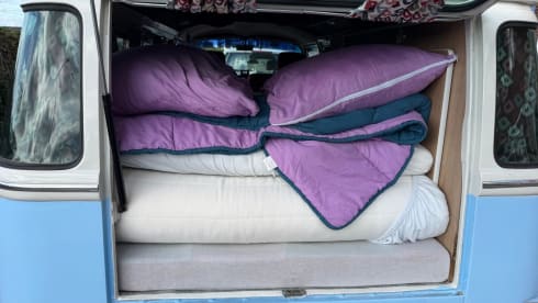 2p Volkswagen campervan uit 1994