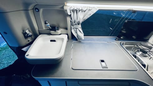 Vantura – Full option Ford Nugget plus Trail campervan 