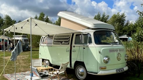 Joop – Volkswagen T2A Westfalia campervan from 1969