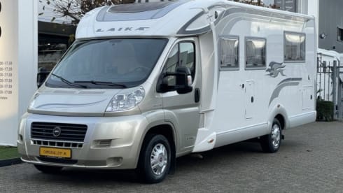 Laika – Very nice luxury Laika Hymer Camper