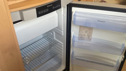 BettyAnn – Wildax Europa Off-Grid 2 berth van 