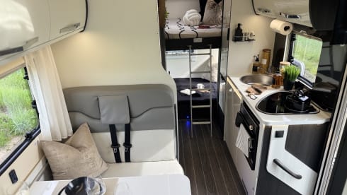 M6 Motorhome Hire Ltd – 6 berth Ford Roller Team Zefiro 675 2022