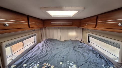 Compact and cozy 2-person Citroën Jumper Globecar bus from 2015