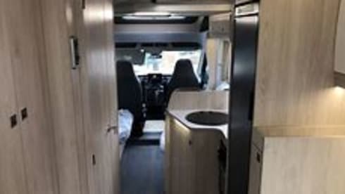 Maverick – Luxury 4 Berth Motorhome (2 lounges, 3 separate sleeping areas)