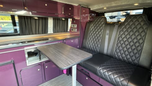Lola – Volkswagen T6.1 - Ready for adventure on your terms