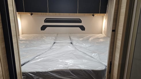 GZX-72-N – Chausson 777GA Automatic Etape Line very luxurious, km free!